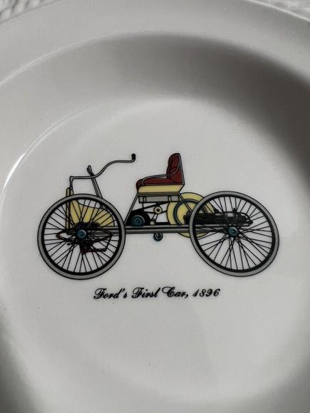 Vintage Cigar Ashtray Fords First Car 1896 Automobile Harkerware USA Gold Rim - Picture 4 of 8